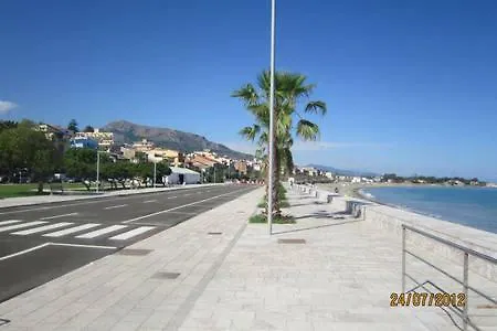 Ambra Di Mare Lejlighed